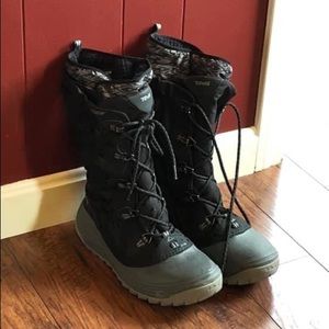 Women’s snow boots
